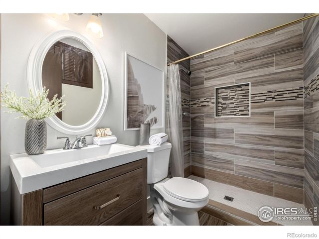 11087 E Montview Boulevard, Aurora, CO 80010