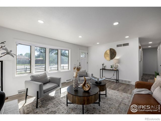 11087 E Montview Boulevard, Aurora, CO 80010