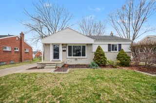 9871 Doris Street, Livonia, MI 48150