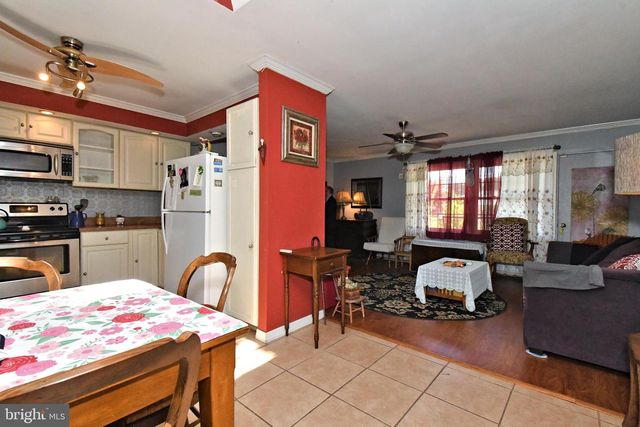 70 TALL PINE LN, Levittown, PA 19054