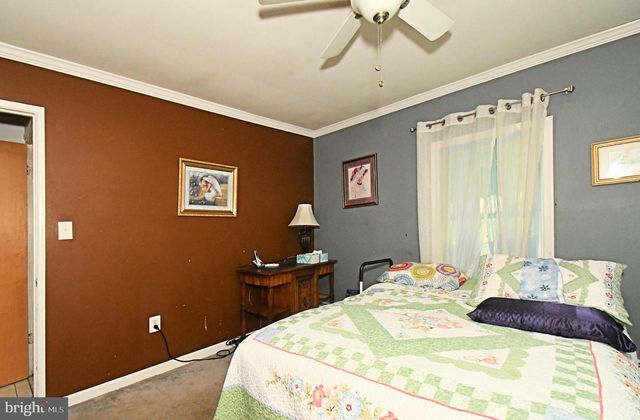 70 TALL PINE LN, Levittown, PA 19054
