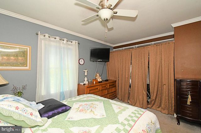 70 TALL PINE LN, Levittown, PA 19054