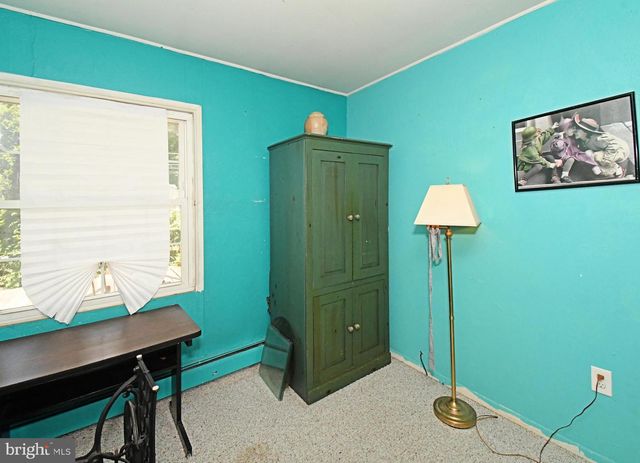 70 TALL PINE LN, Levittown, PA 19054