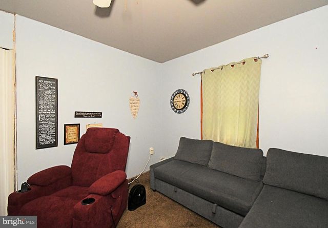 70 TALL PINE LN, Levittown, PA 19054