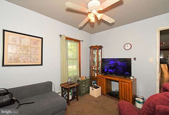 70 TALL PINE LN, Levittown, PA 19054