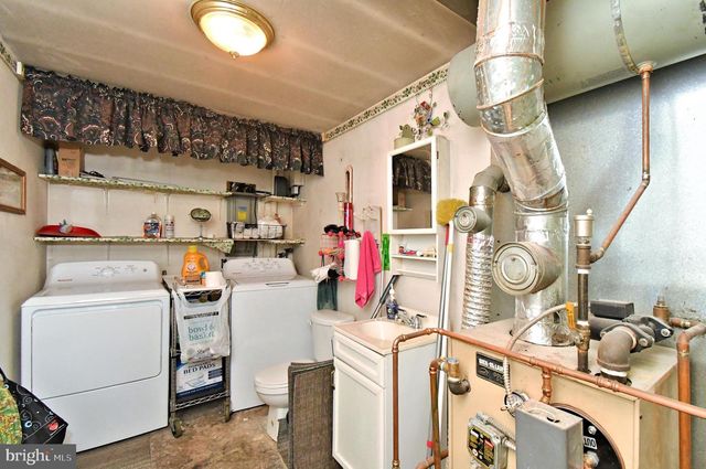 70 TALL PINE LN, Levittown, PA 19054