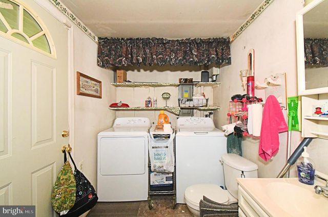 70 TALL PINE LN, Levittown, PA 19054