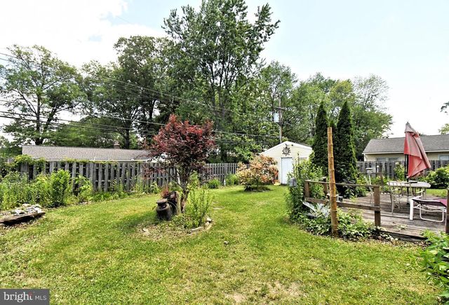 70 TALL PINE LN, Levittown, PA 19054