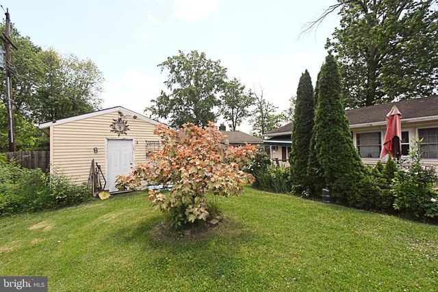 70 TALL PINE LN, Levittown, PA 19054