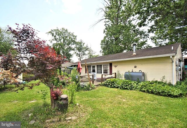 70 TALL PINE LN, Levittown, PA 19054