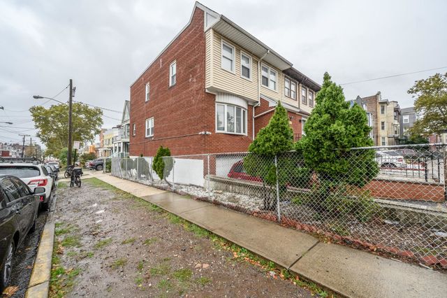 2293 JOHN F KENNEDY BLVD, Jc, Journal Square, NJ 07304
