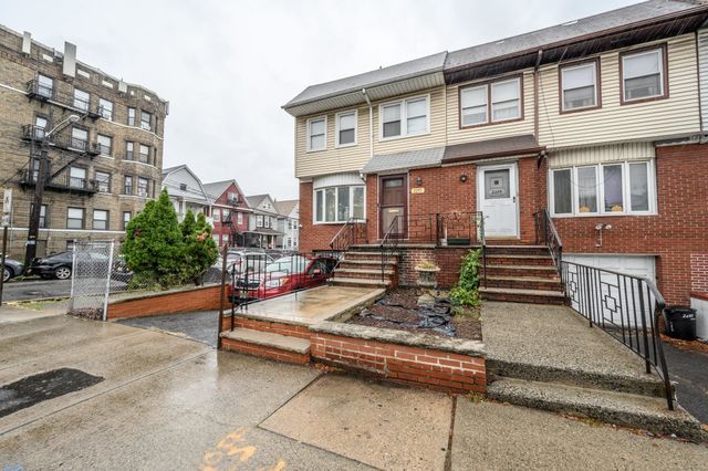 2293 JOHN F KENNEDY BLVD, Jc, Journal Square, NJ 07304