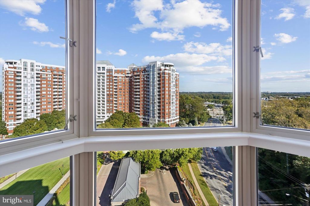 5809 NICHOLSON LN #1402, Rockville, MD 20852