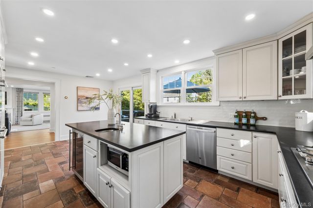 3 Vanderburgh Avenue, Larchmont, NY 10538
