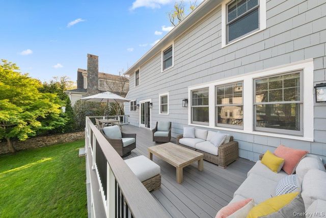 3 Vanderburgh Avenue, Larchmont, NY 10538