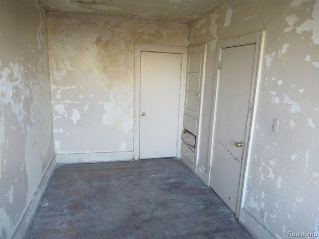 9440 Savery Street, Detroit, MI 48206