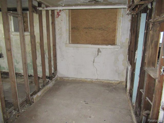 9440 Savery Street, Detroit, MI 48206