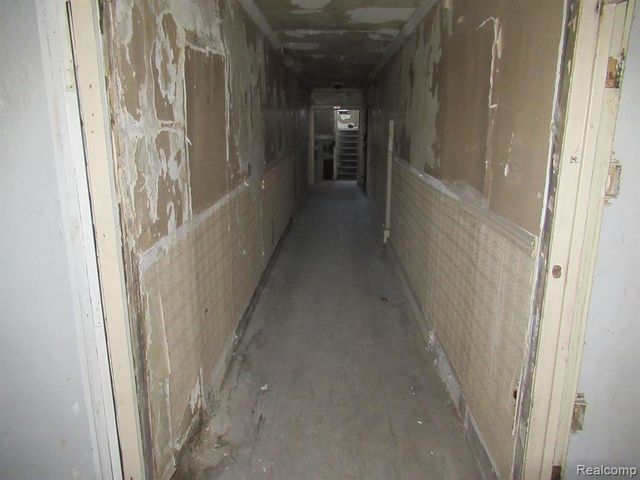 9440 Savery Street, Detroit, MI 48206