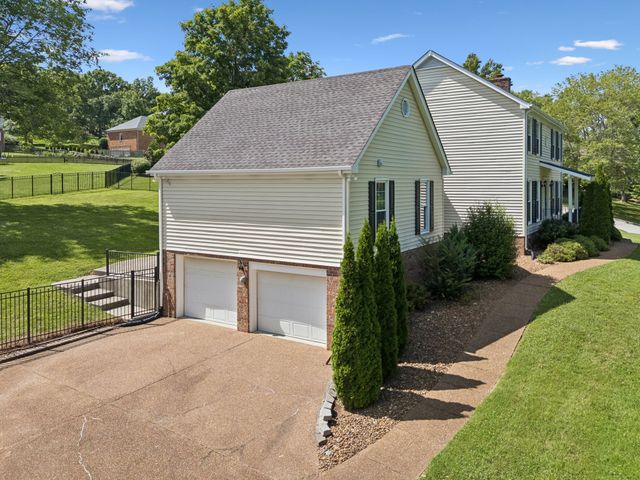 509 N Woods Ct, Brentwood, TN 37027