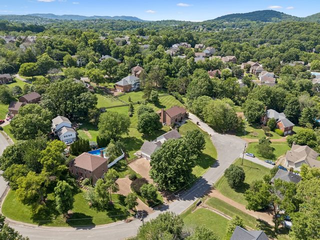 509 N Woods Ct, Brentwood, TN 37027