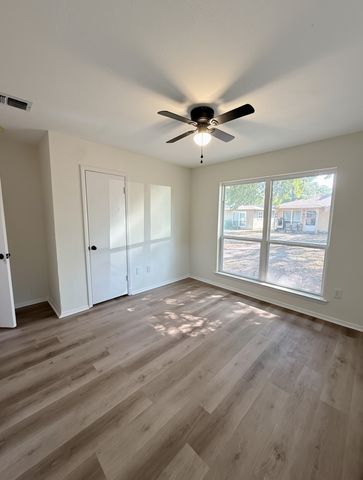 102 George Hopper Road, Midlothian, TX 76065