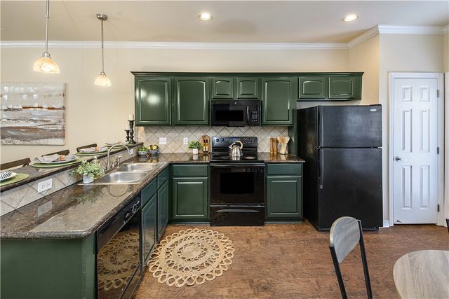 305 Holleman Drive E 102, College Station, TX 77840