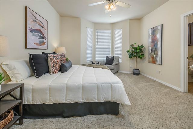 305 Holleman Drive E 102, College Station, TX 77840