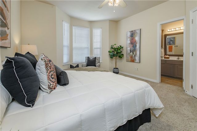 305 Holleman Drive E 102, College Station, TX 77840