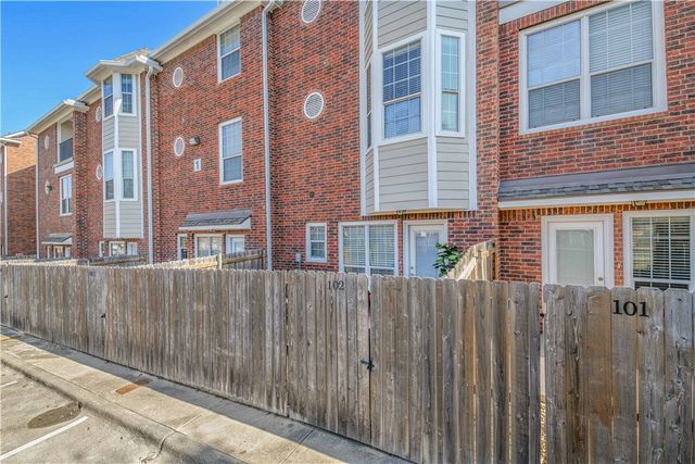 305 Holleman Drive E 102, College Station, TX 77840