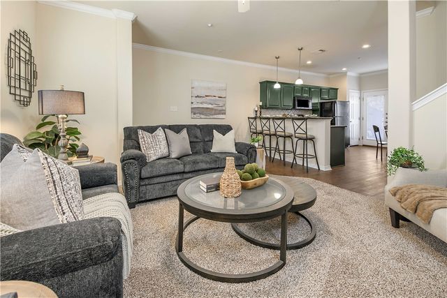 305 Holleman Drive E 102, College Station, TX 77840