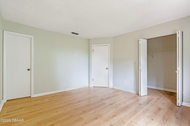 184 W Sandalwood Court, Daytona Beach, FL 32119