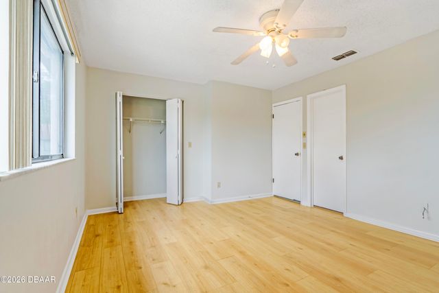 184 W Sandalwood Court, Daytona Beach, FL 32119
