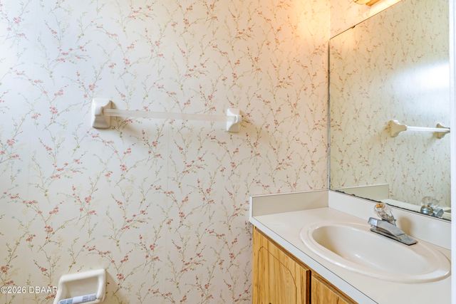 184 W Sandalwood Court, Daytona Beach, FL 32119