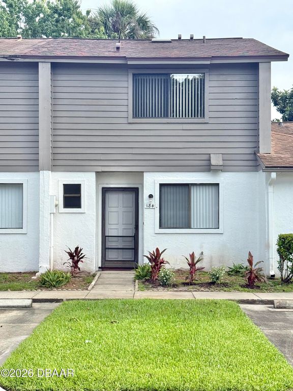 184 W Sandalwood Court, Daytona Beach, FL 32119