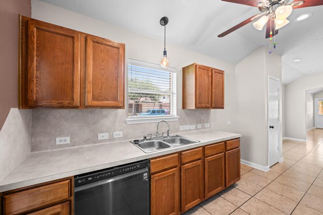 4138 Knollwick Court, Houston, TX 77053