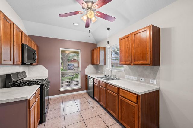 4138 Knollwick Court, Houston, TX 77053