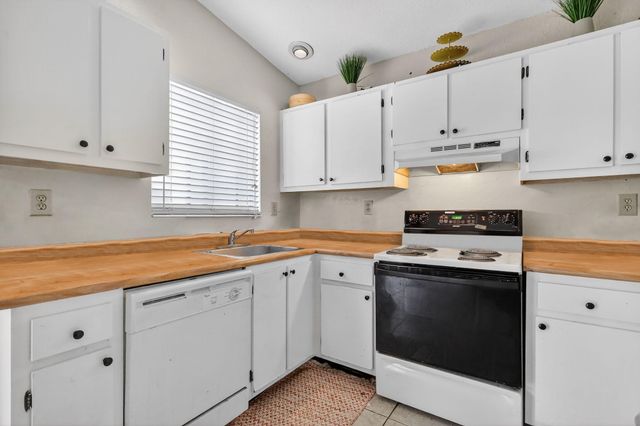 9721 W Daffodil Lane, Miramar, FL 33025