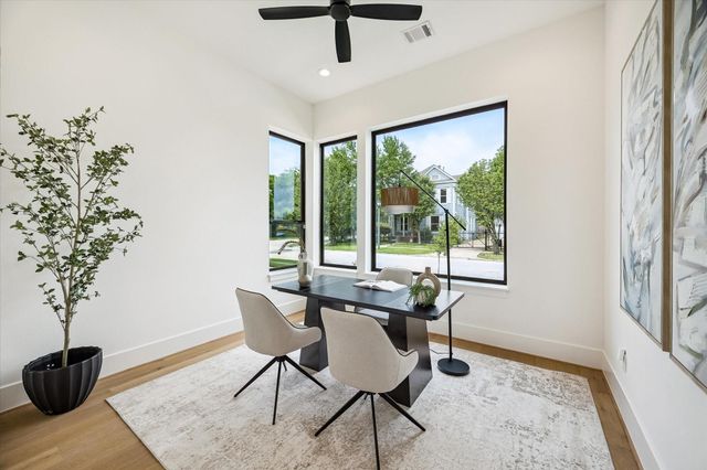 335 Harvard Street, Houston, TX 77007