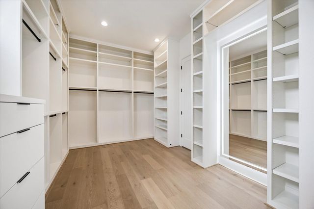 335 Harvard Street, Houston, TX 77007