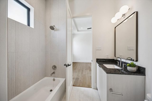 335 Harvard Street, Houston, TX 77007