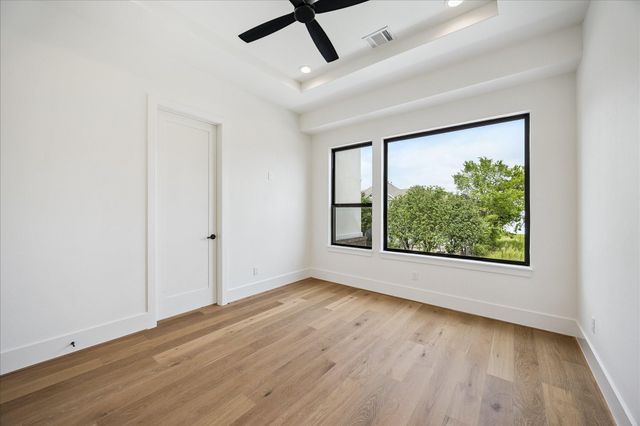 335 Harvard Street, Houston, TX 77007