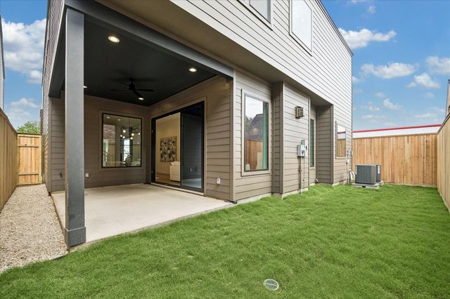 335 Harvard Street, Houston, TX 77007