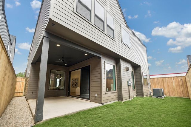 335 Harvard Street, Houston, TX 77007