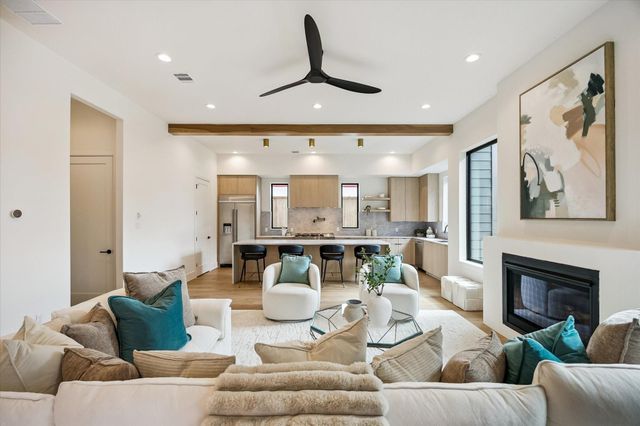 335 Harvard Street, Houston, TX 77007