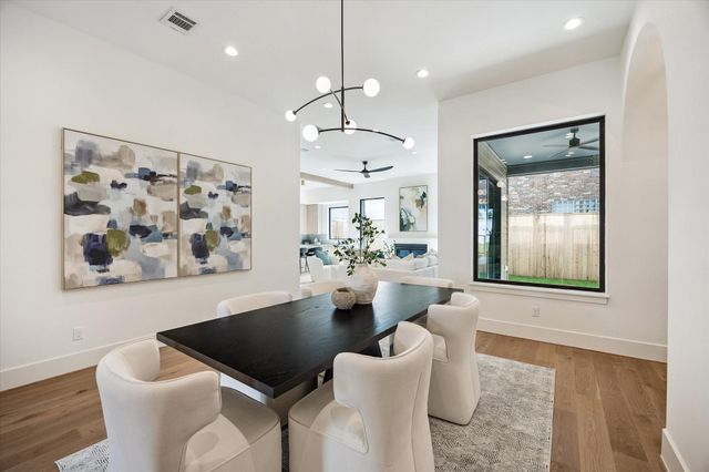 335 Harvard Street, Houston, TX 77007