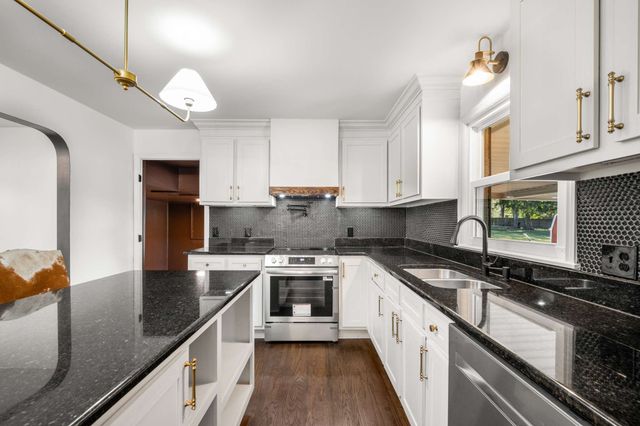 1903 Susan Dr, Murfreesboro, TN 37129