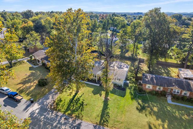 1903 Susan Dr, Murfreesboro, TN 37129