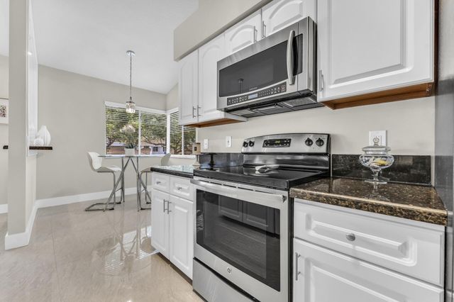 994 NW 93rd Avenue, Plantation, FL 33324