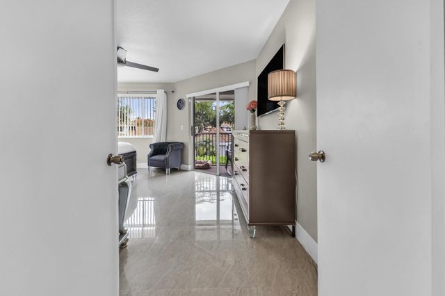 994 NW 93rd Avenue, Plantation, FL 33324