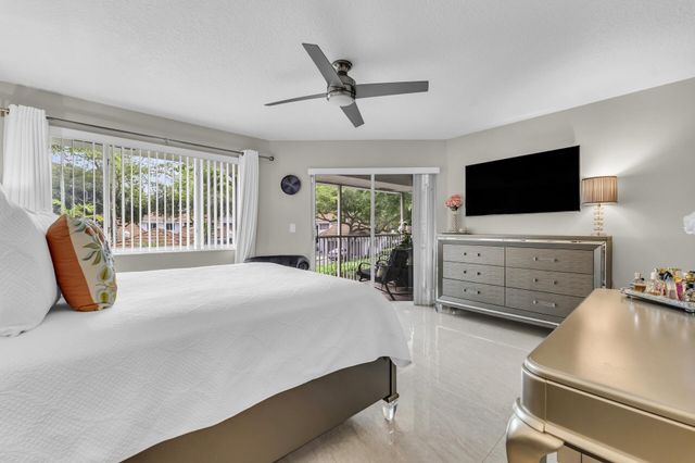 994 NW 93rd Avenue, Plantation, FL 33324